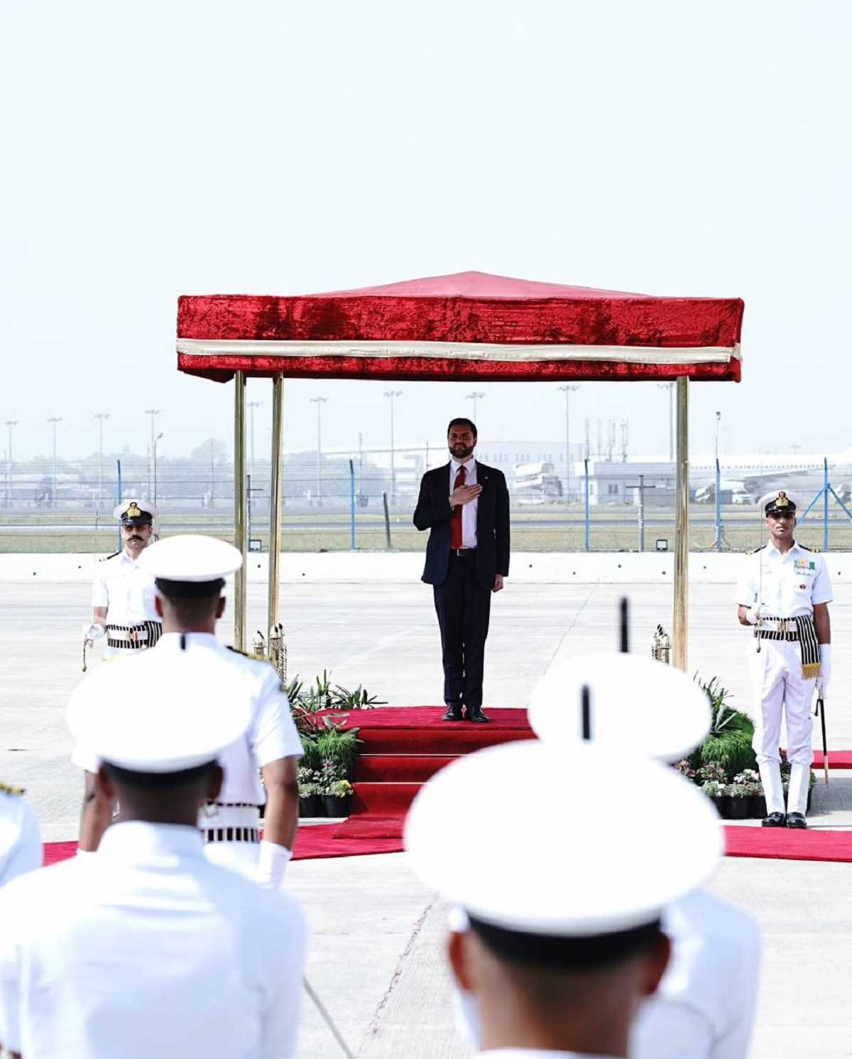 भारत पहुंचे अमेरिकी उपराष्ट्रपति जेडी वेंस, एयरपोर्ट पर दिया गया गार्ड ऑफ ऑनर